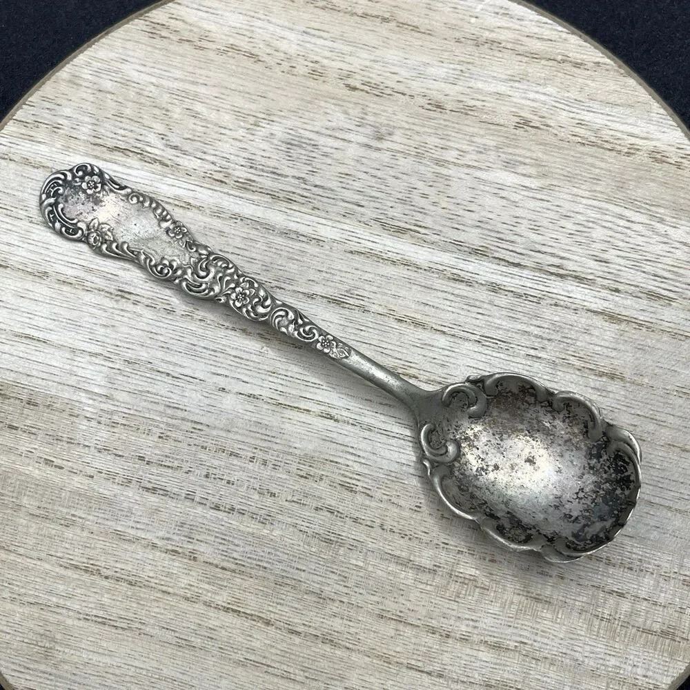 VTG Atq Wm Rogers & Son AA Silver Plate 5.5